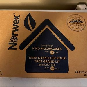 Norwex set of 2 king pillowcases in cloud white NIB